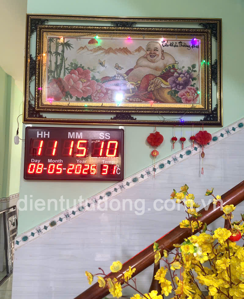 đồng hồ led điện tử treo tường cở lớn